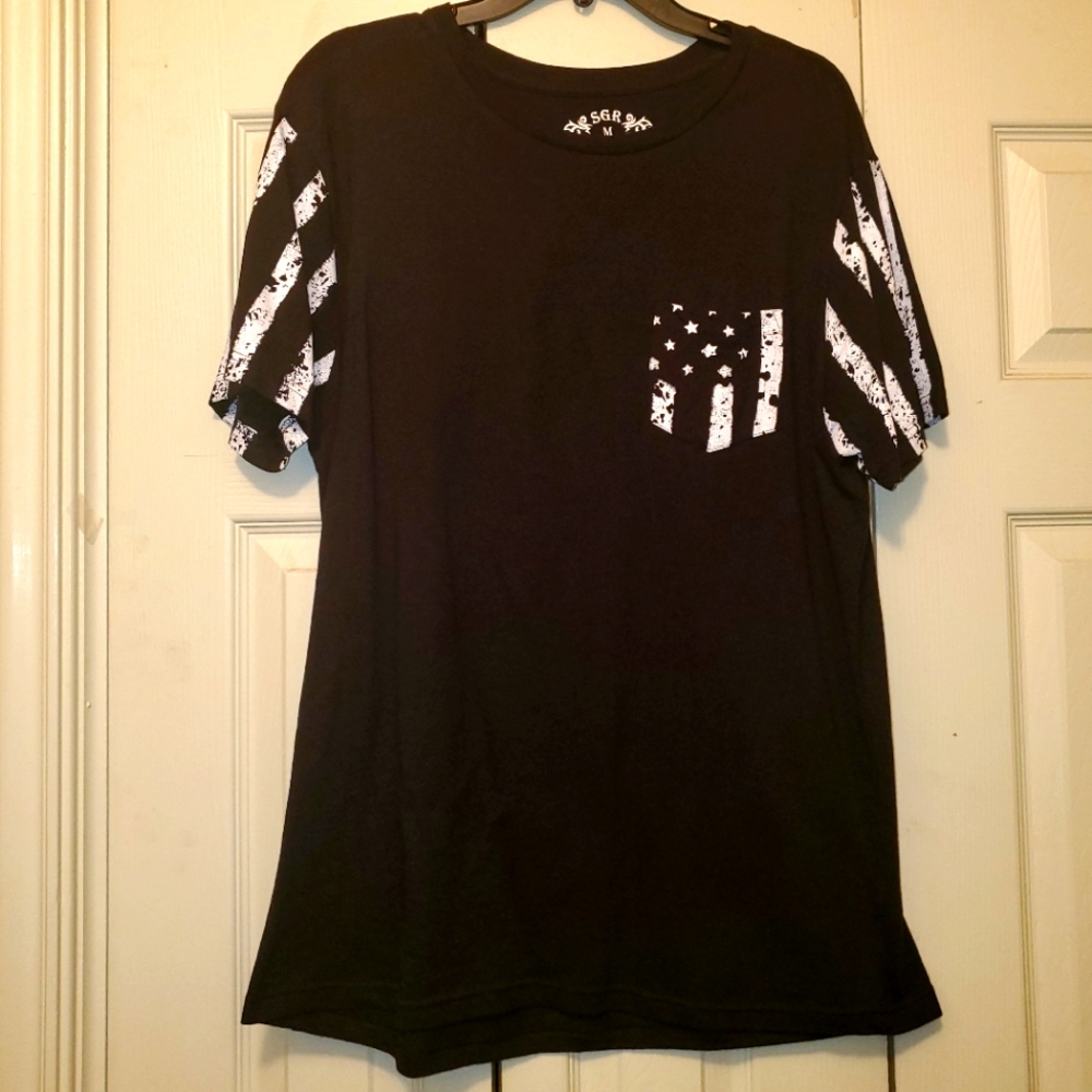 ❣️SALE❣️ SGR Medium Black and White T-shirt